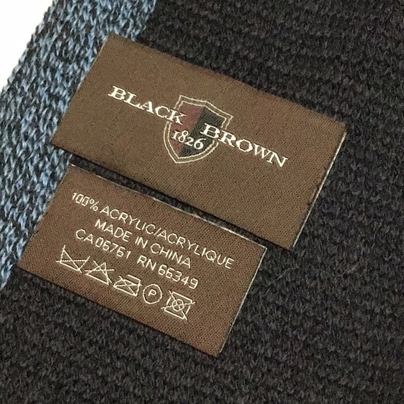 Reversible Navy Blue Kinit Scarf with Fringe - Picture 6 of 8